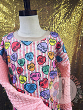 Load image into Gallery viewer, 6Y Valentines Ewww Dolman RTS